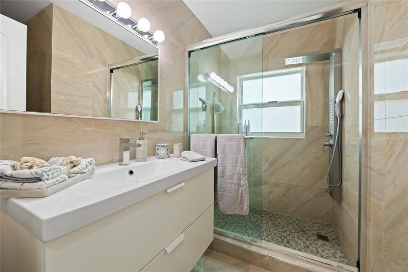 Image 15 of 30 For 4906 Travelers Palm Ln