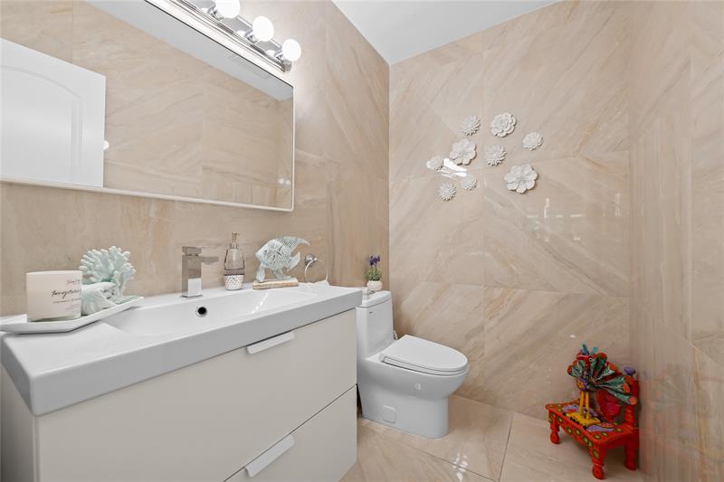 Image 17 of 30 For 4906 Travelers Palm Ln