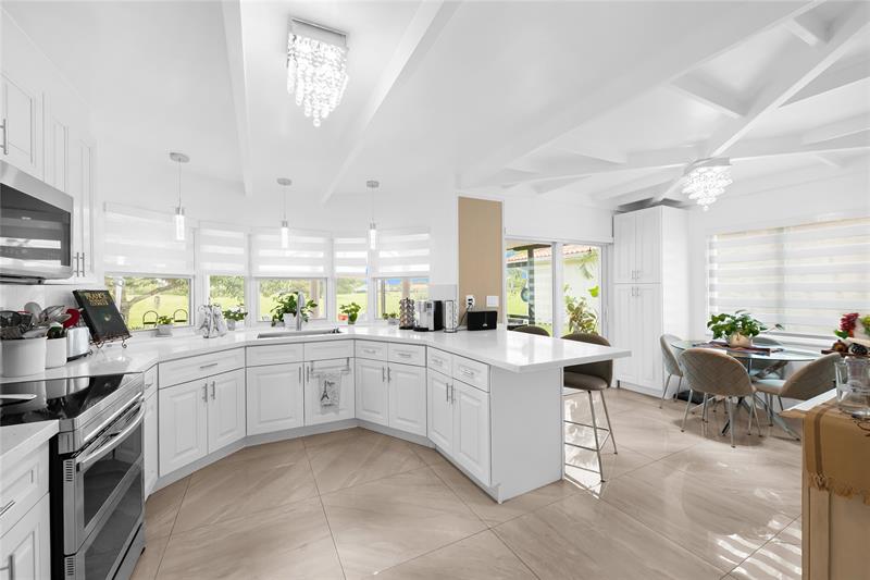 Image 18 of 30 For 4906 Travelers Palm Ln