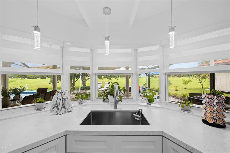 Image 21 of 30 For 4906 Travelers Palm Ln