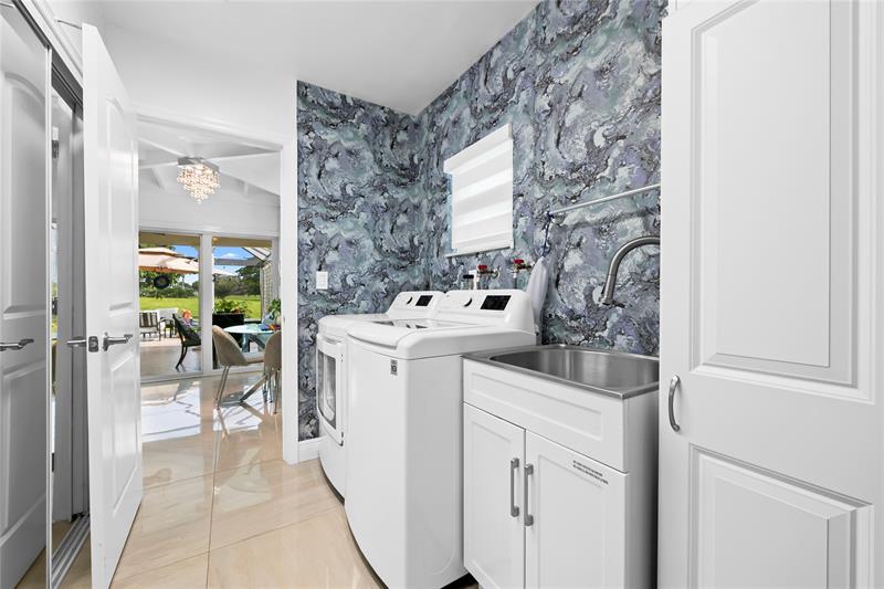 Image 24 of 30 For 4906 Travelers Palm Ln