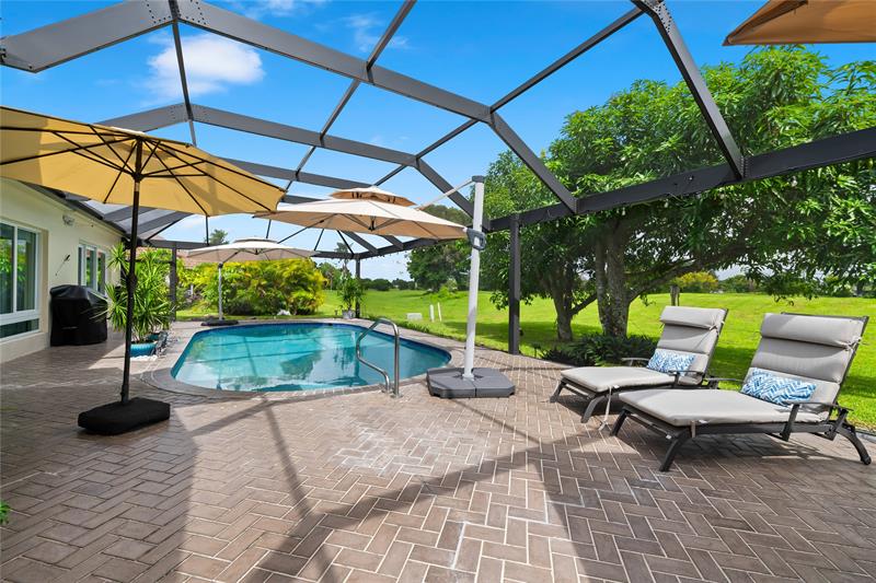 Image 25 of 30 For 4906 Travelers Palm Ln