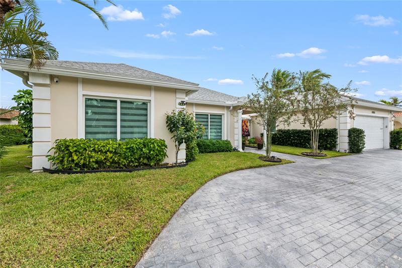 Image 7 of 30 For 4906 Travelers Palm Ln