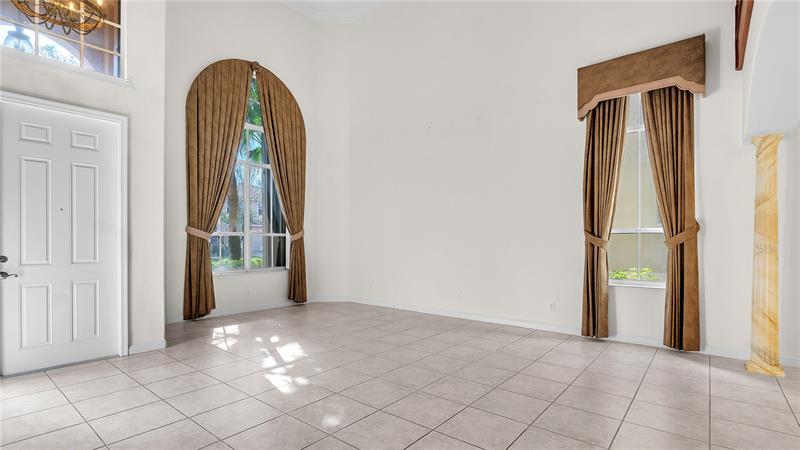 Image 11 of 52 For 4795 Classical Boulevard