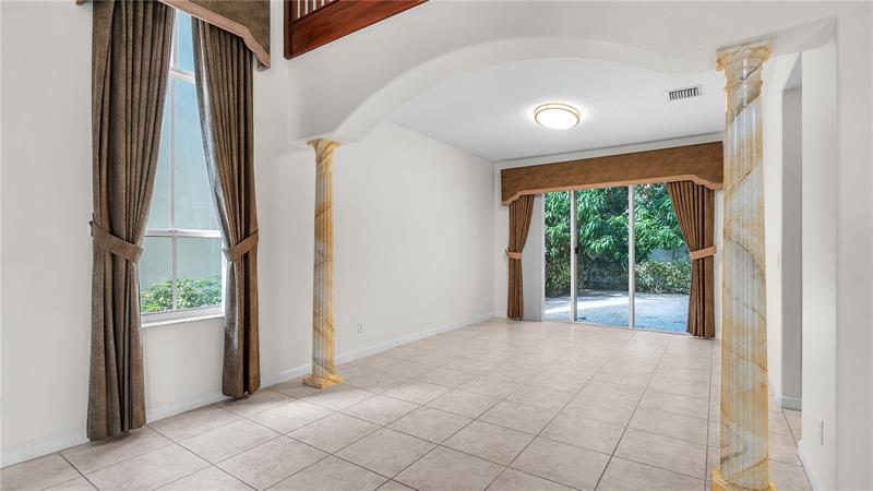 Image 12 of 52 For 4795 Classical Boulevard
