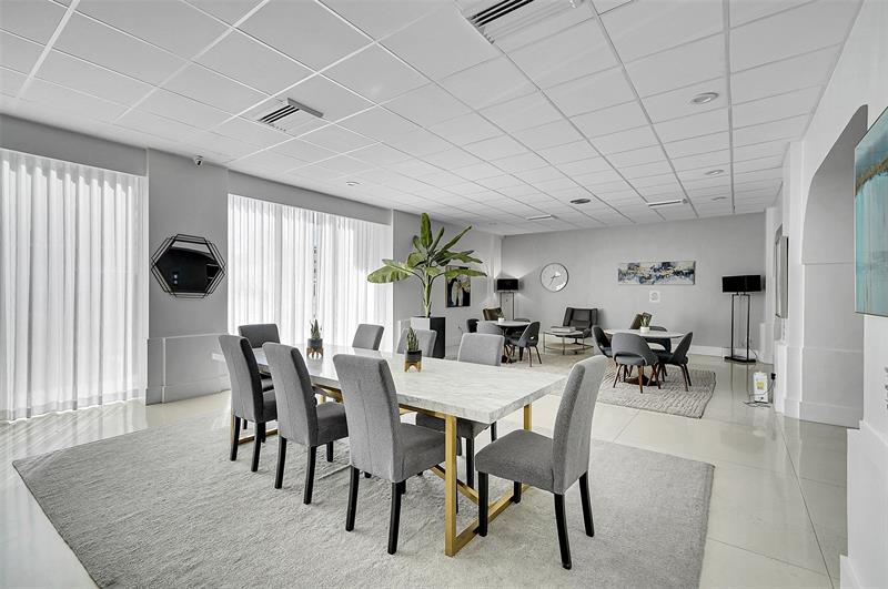 Image 28 of 50 For 3140 Ocean Dr  609