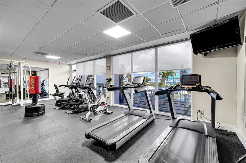 Image 37 of 50 For 3140 Ocean Dr  609