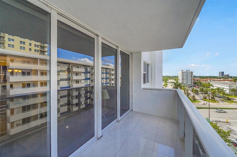 Image 45 of 50 For 3140 Ocean Dr  609