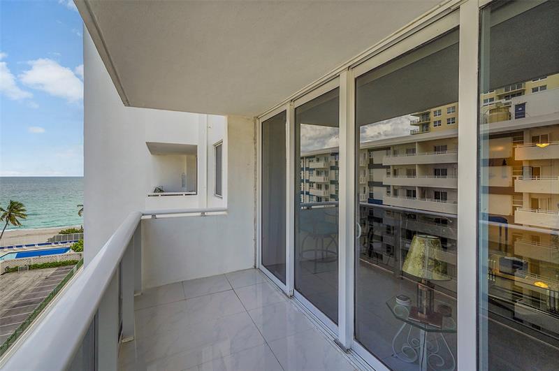 Image 46 of 50 For 3140 Ocean Dr  609