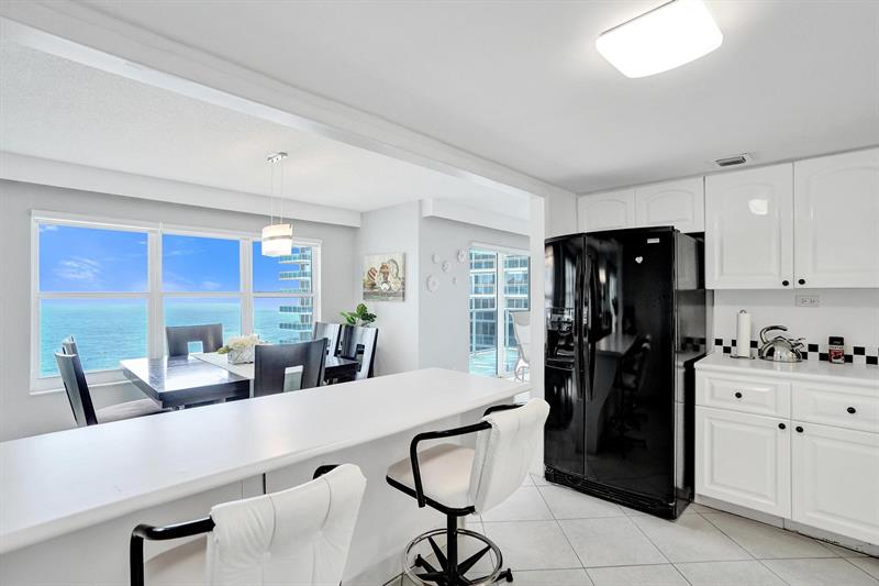 Image 11 of 50 For 3500 Galt Ocean Dr  807