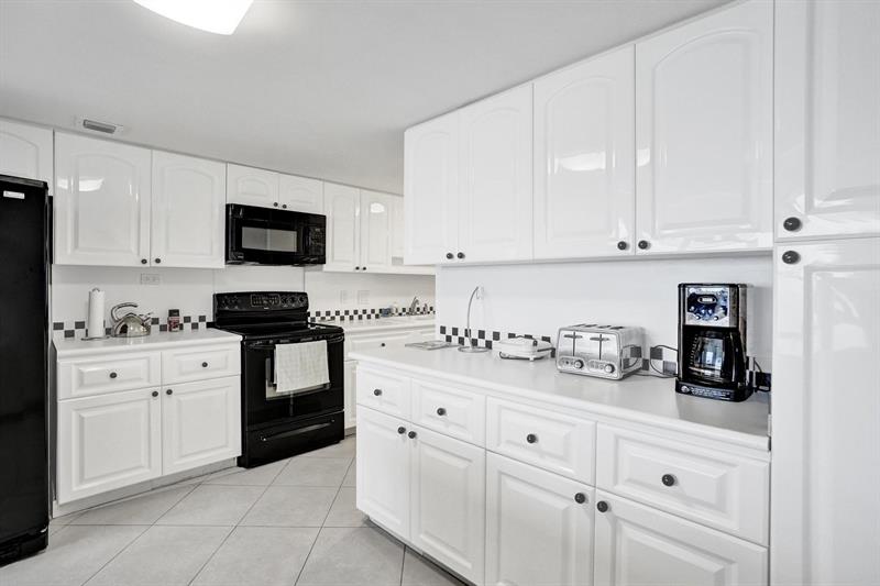 Image 14 of 50 For 3500 Galt Ocean Dr  807