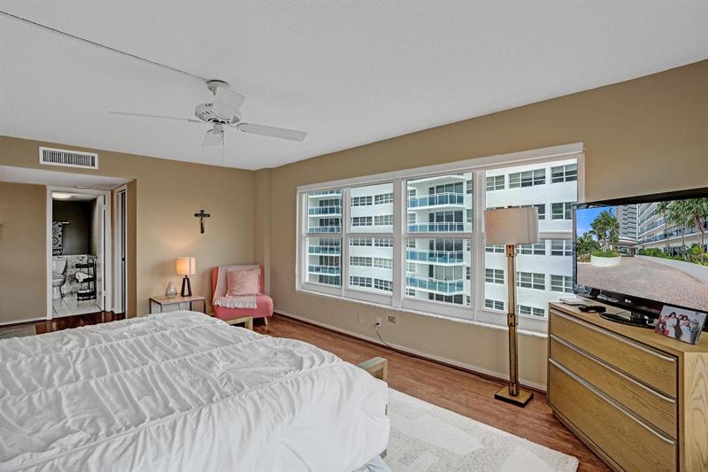 Image 27 of 50 For 3500 Galt Ocean Dr  807