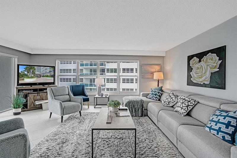 Image 8 of 50 For 3500 Galt Ocean Dr  807