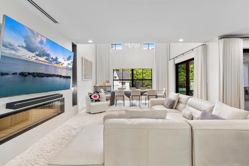 Image 11 of 99 For 9 Tahoe Ln