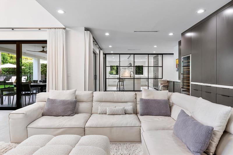 Image 14 of 99 For 9 Tahoe Ln