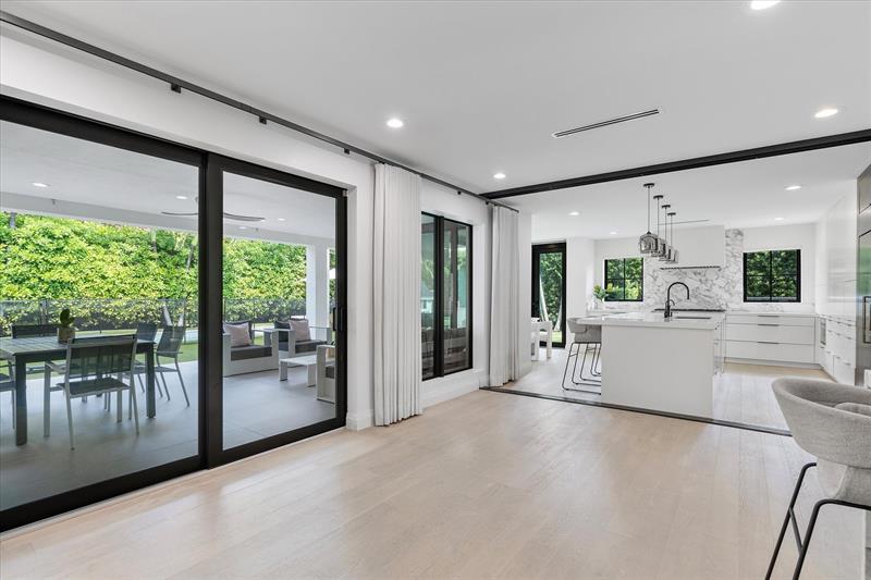 Image 21 of 99 For 9 Tahoe Ln