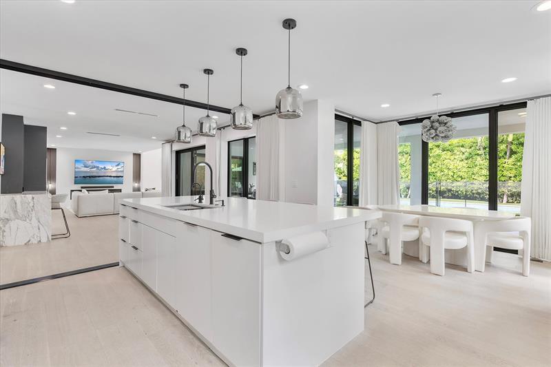 Image 24 of 99 For 9 Tahoe Ln