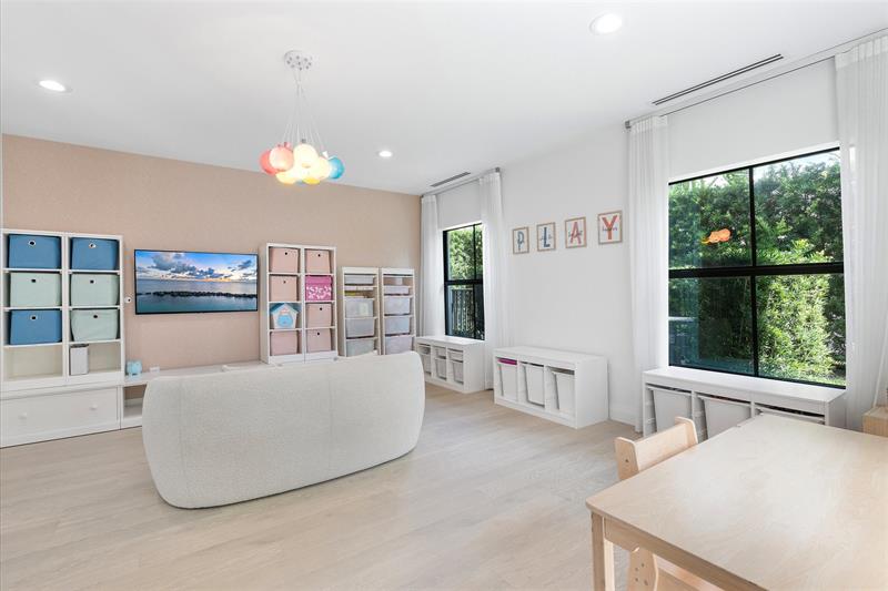 Image 30 of 99 For 9 Tahoe Ln