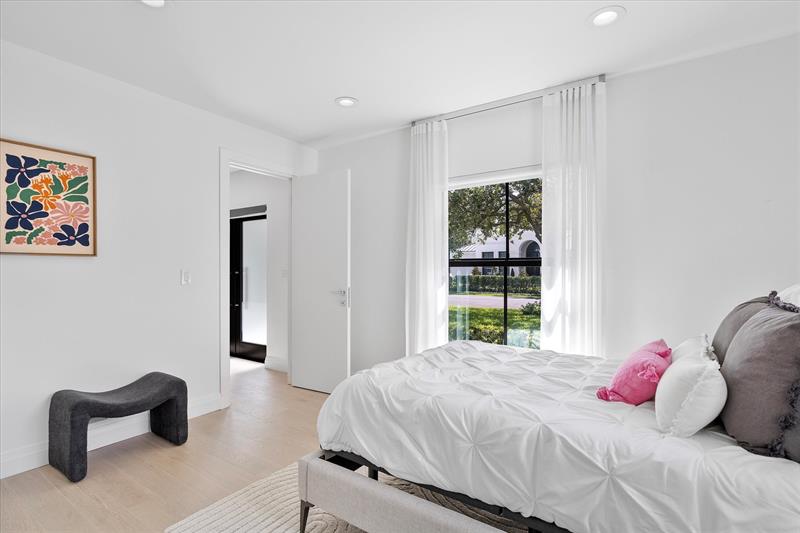 Image 34 of 99 For 9 Tahoe Ln