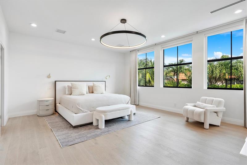 Image 43 of 99 For 9 Tahoe Ln