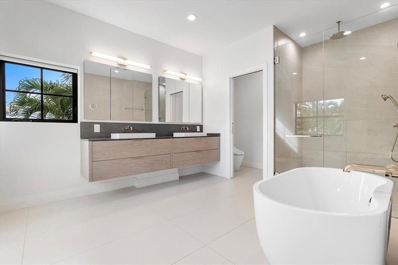 Image 49 of 99 For 9 Tahoe Ln