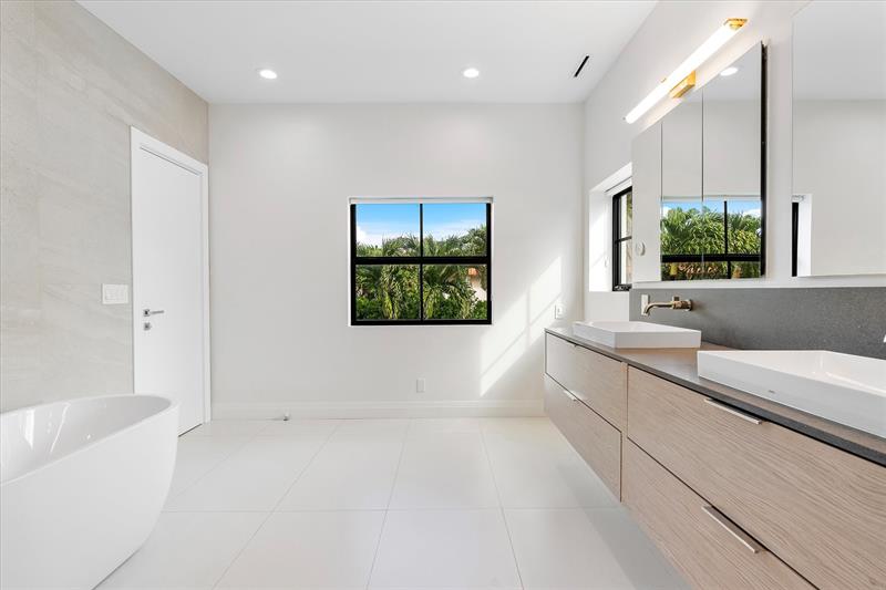 Image 50 of 99 For 9 Tahoe Ln