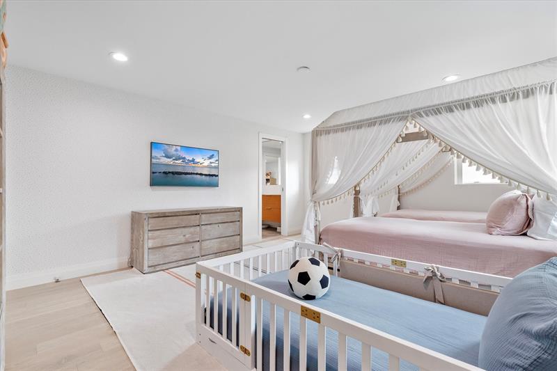 Image 57 of 99 For 9 Tahoe Ln