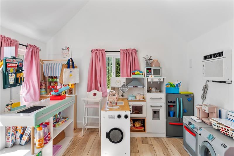 Image 60 of 99 For 9 Tahoe Ln