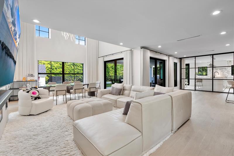 Image 9 of 99 For 9 Tahoe Ln