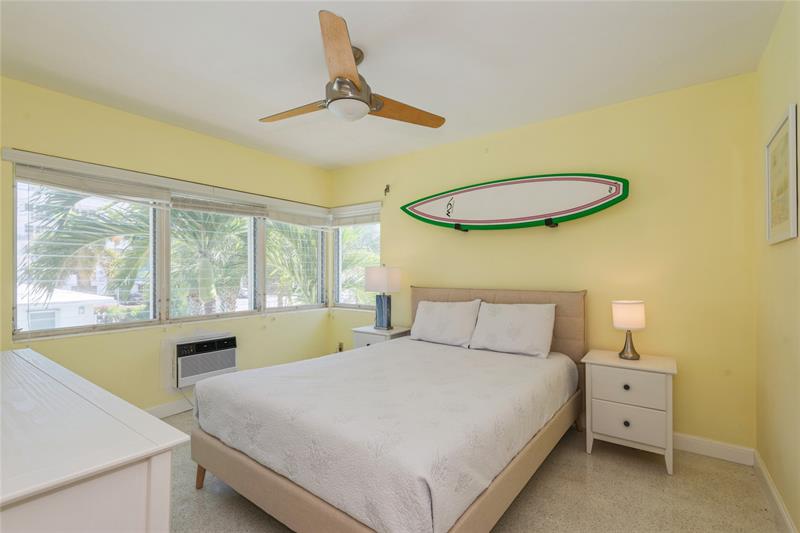 Image 11 of 23 For 561 Bayshore Dr  1