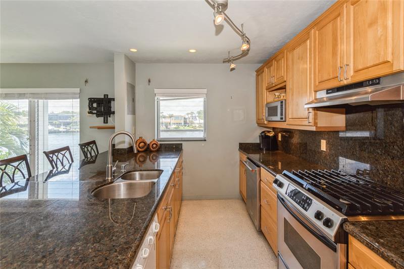 Image 6 of 23 For 561 Bayshore Dr  1