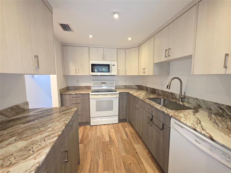 Image 14 of 34 For 2851 60th St  2851