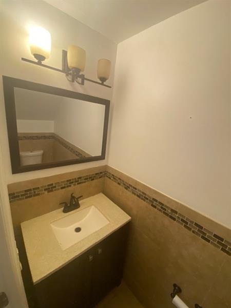 Image 12 of 32 For 871 81 Terr  1