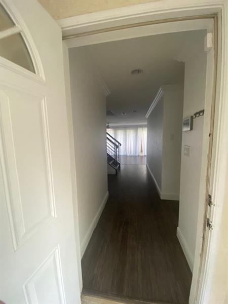 Image 5 of 32 For 871 81 Terr  1