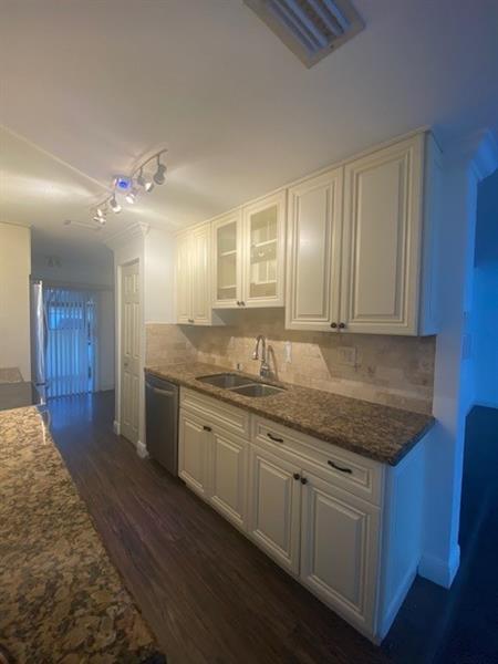 Image 9 of 32 For 871 81 Terr  1