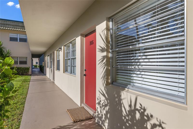 Image 27 of 39 For 18 Vista Gardens Trl  105