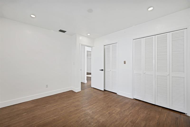 Image 16 of 18 For 238 7th St  