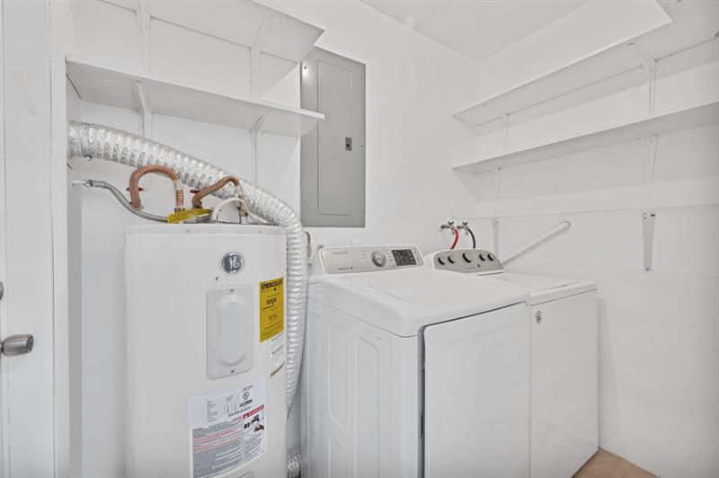 Image 17 of 18 For 238 7th St  