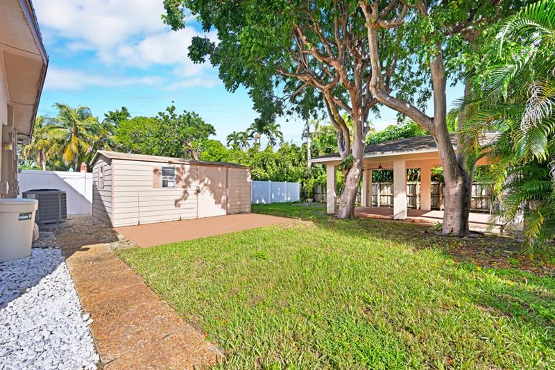 Image 4 of 18 For 238 7th St  