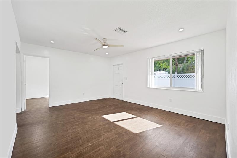 Image 9 of 18 For 238 7th St  