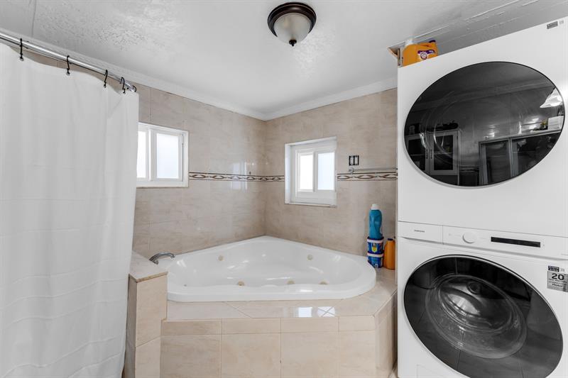 Image 13 of 49 For 14800 Buchanan St