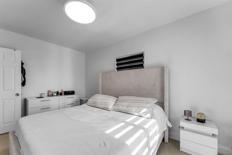 Image 26 of 49 For 14800 Buchanan St