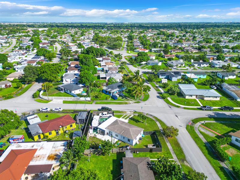 Image 40 of 49 For 14800 Buchanan St