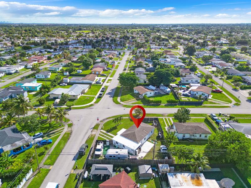 Image 43 of 49 For 14800 Buchanan St