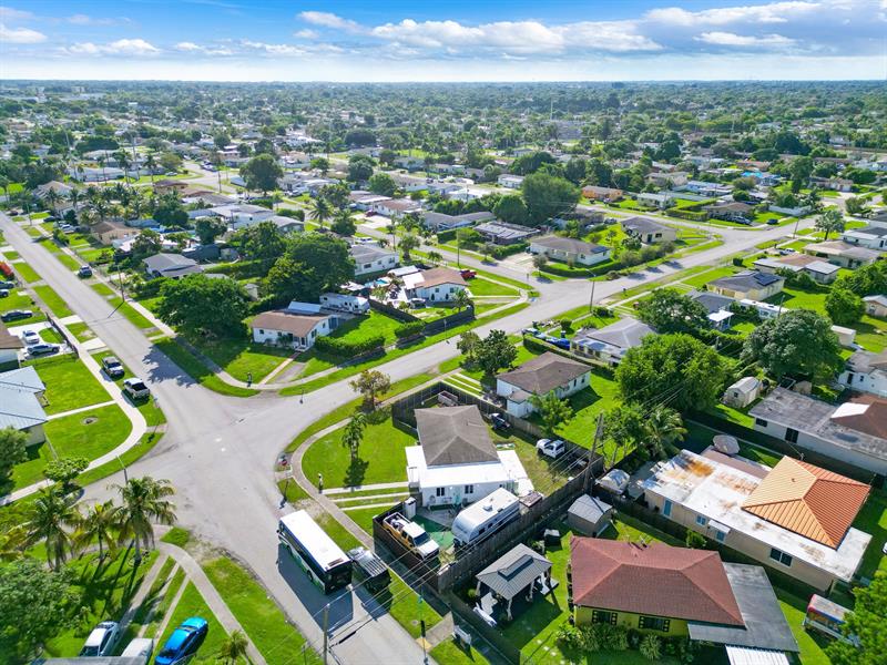 Image 46 of 49 For 14800 Buchanan St