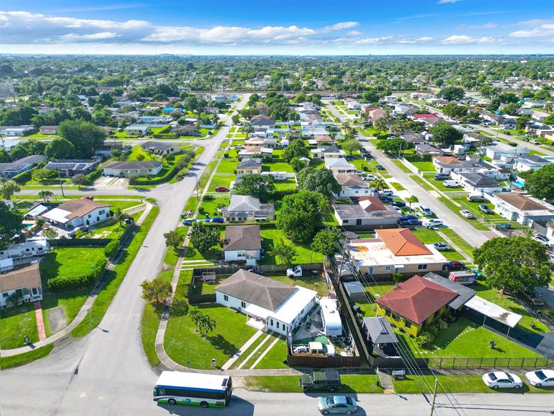 Image 48 of 49 For 14800 Buchanan St