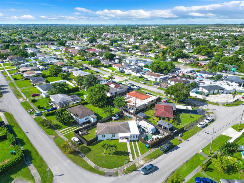 Image 49 of 49 For 14800 Buchanan St