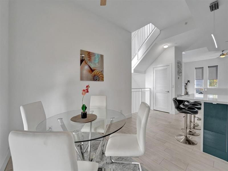 Image 11 of 37 For 703 16th Ct  