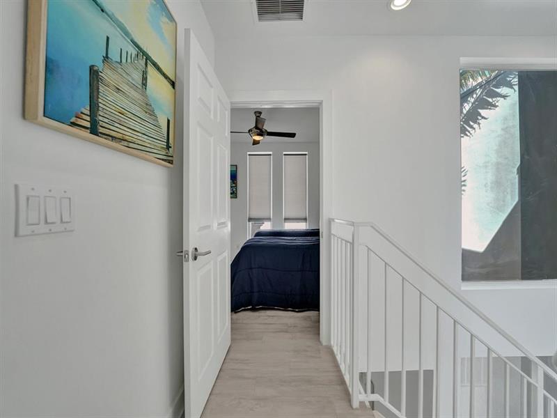 Image 20 of 37 For 703 16th Ct  