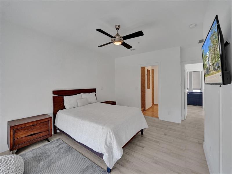 Image 29 of 37 For 703 16th Ct  
